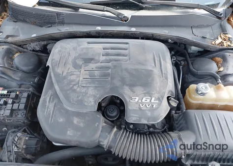 2013 Chrysler 300 300S z USA, uszkodzony, nr VIN 2C3CCABG4DH595381